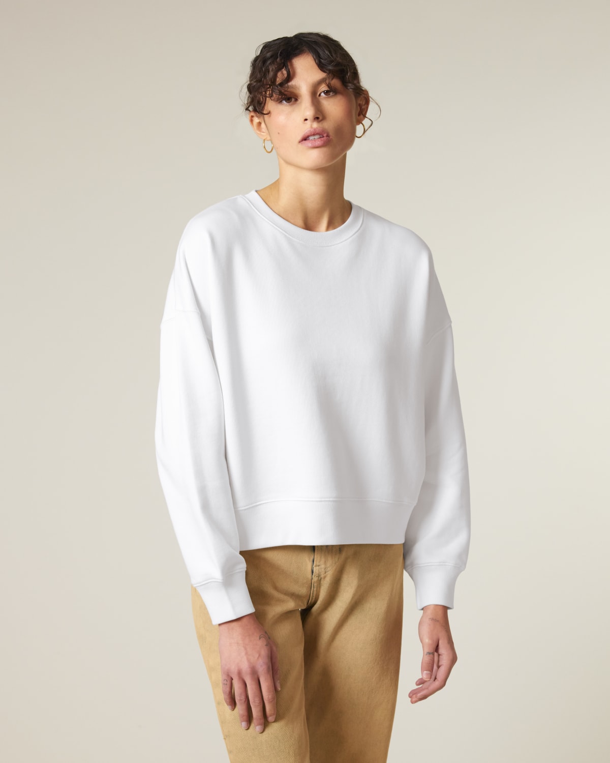 Stanley Stella Stella Alma in White – Modellansicht