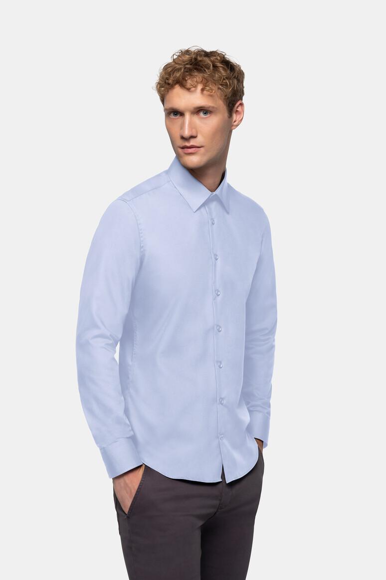 HAKRO 105 Hemd Business Regular in Himmelblau – Modellansicht