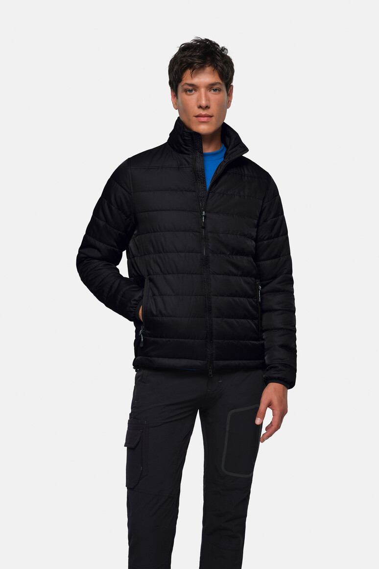 HAKRO 851 Loftjacke in Schwarz – Modellansicht