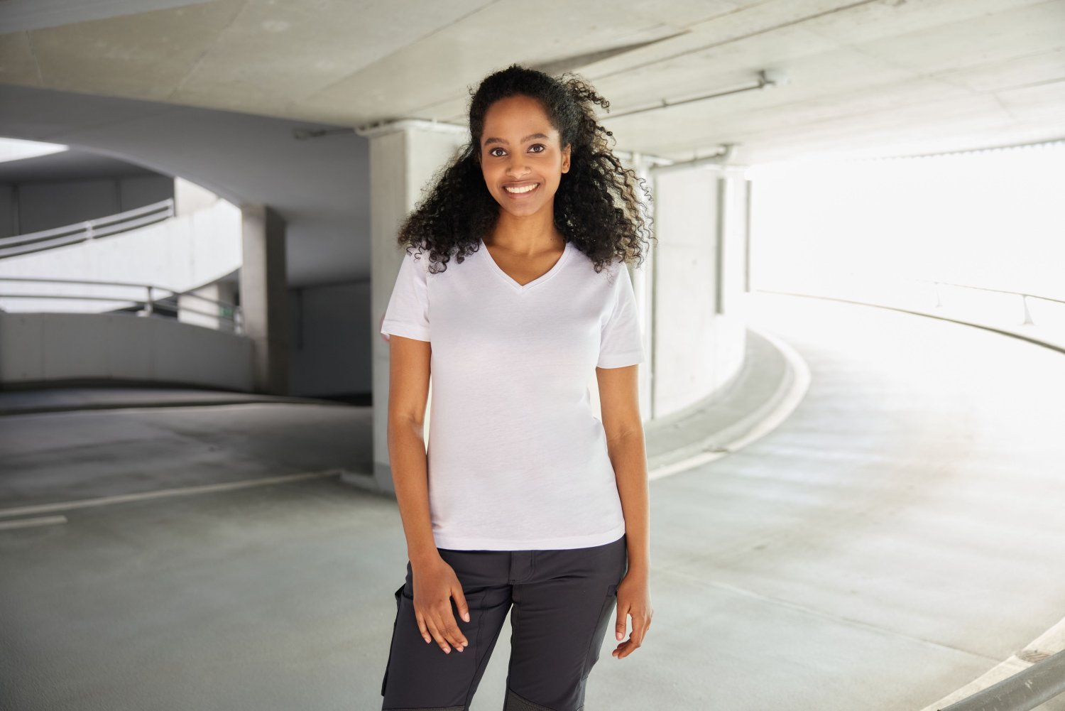 Daiber Ladies' Workwear T-Shirt in Red – Modellansicht