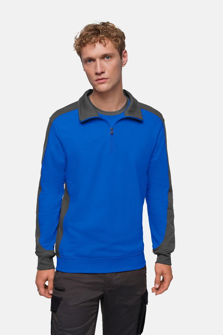 HAKRO 476 Zip-Sweatshirt Contrast MIKRALINAR® in Royalblau/Anthrazit – Modellansicht
