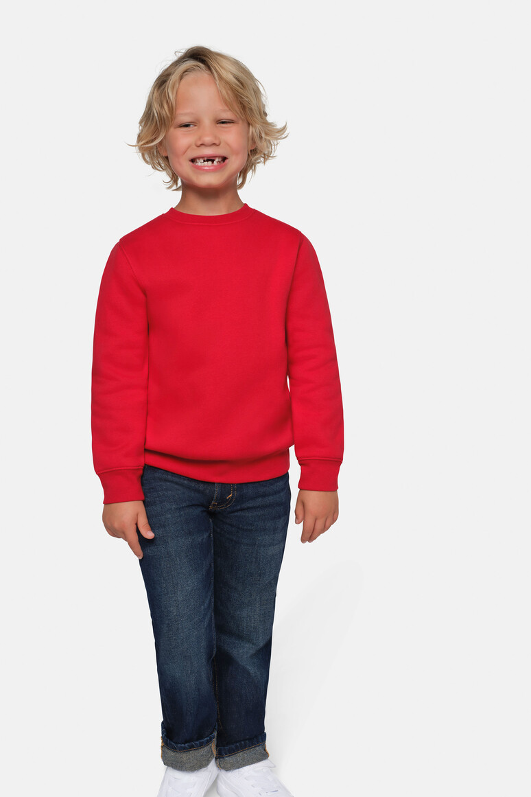 HAKRO 541 Kinder Sweatshirt Bio-Baumwolle in Rot – Modellansicht