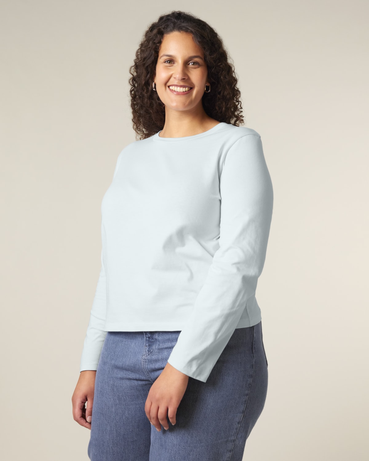 Stanley Stella Stella Muser Long Sleeve in Blue Ice – Modellansicht