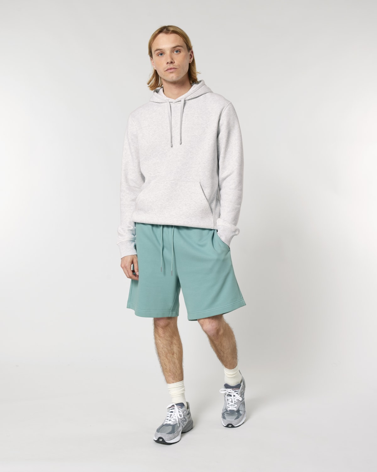 Stanley Stella Trainer 2.0 in Teal Monstera – Modellansicht