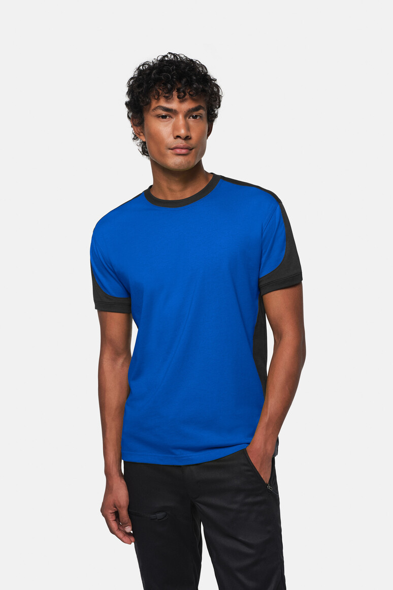 HAKRO 290 T-Shirt Contrast MIKRALINAR® in Royalblau/Anthrazit – Modellansicht