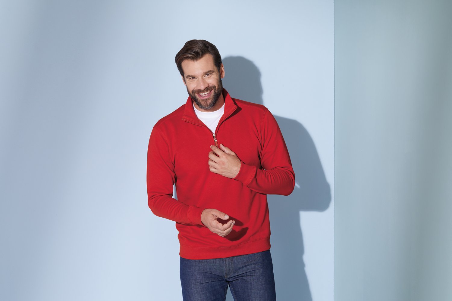 Daiber Round-Neck Zip in Navy – Modellansicht
