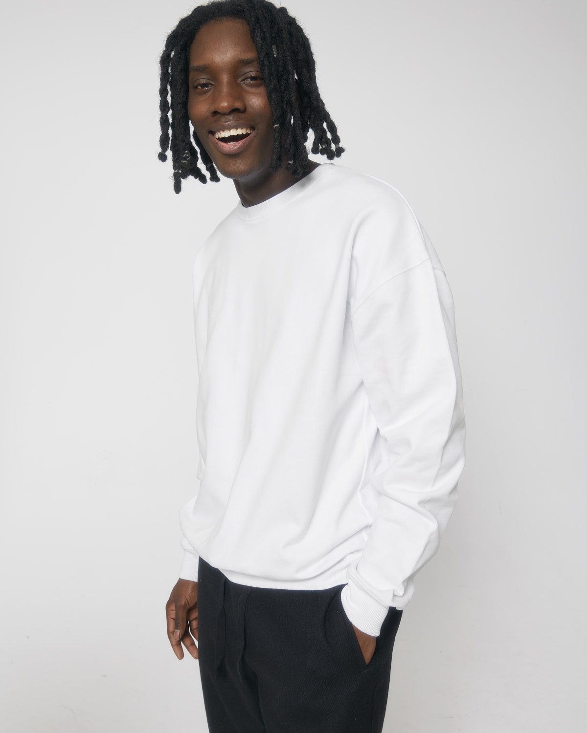 Stanley Stella Ledger Dry in White – Modellansicht