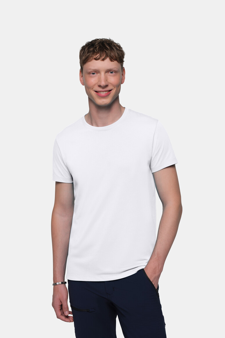HAKRO 269 COTTON TEC® T-Shirt in Weiß – Modellansicht