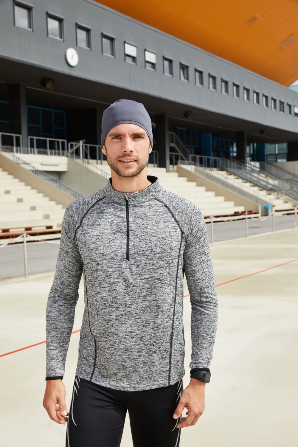 Daiber Men's Sports Shirt Long-Sleeved in Red/Black – Modellansicht