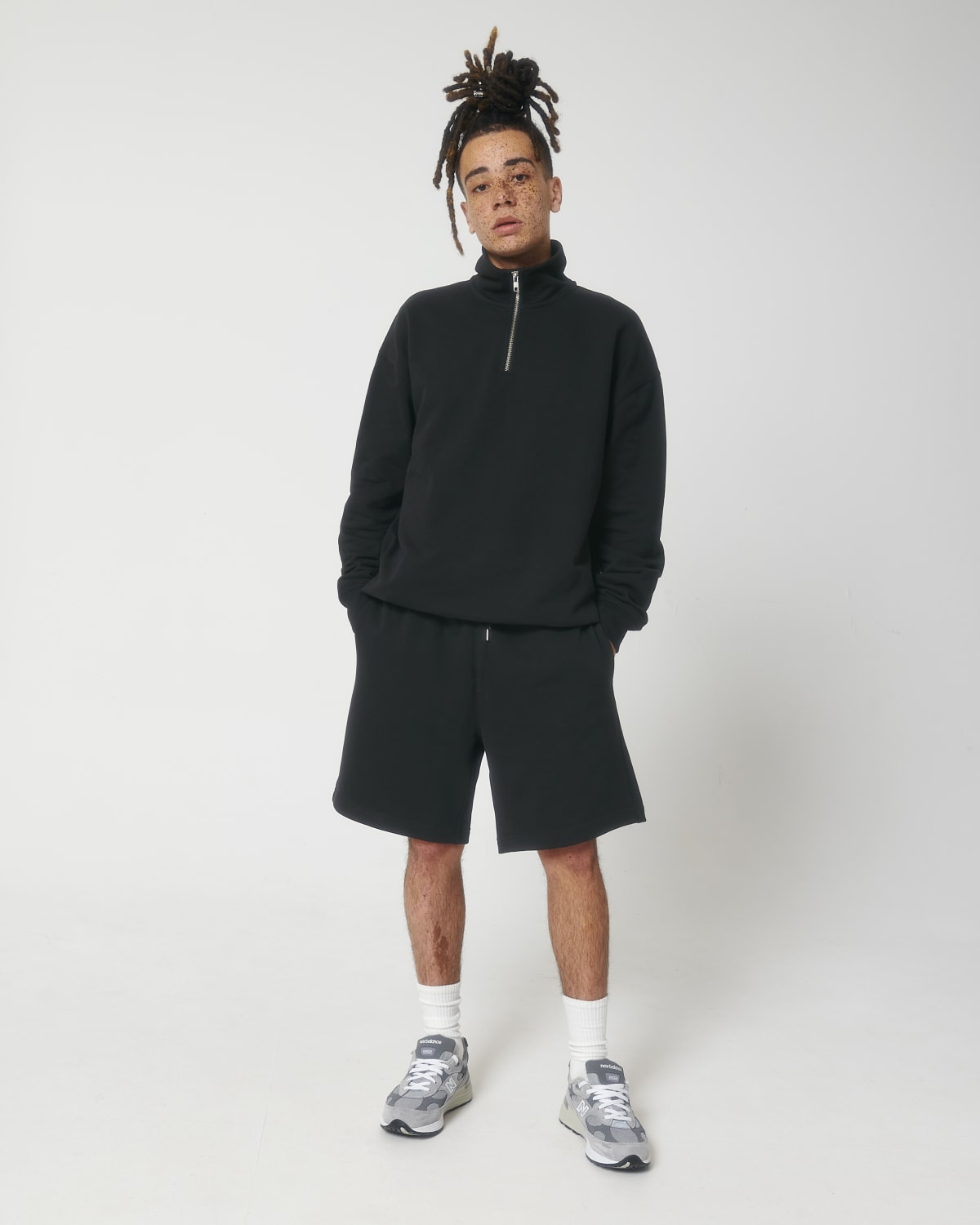 Stanley Stella Miller Dry in Black – Modellansicht