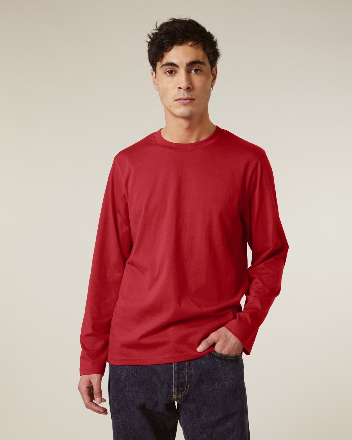 Stanley Stella Creator 2.0 Long Sleeve in Red – Modellansicht
