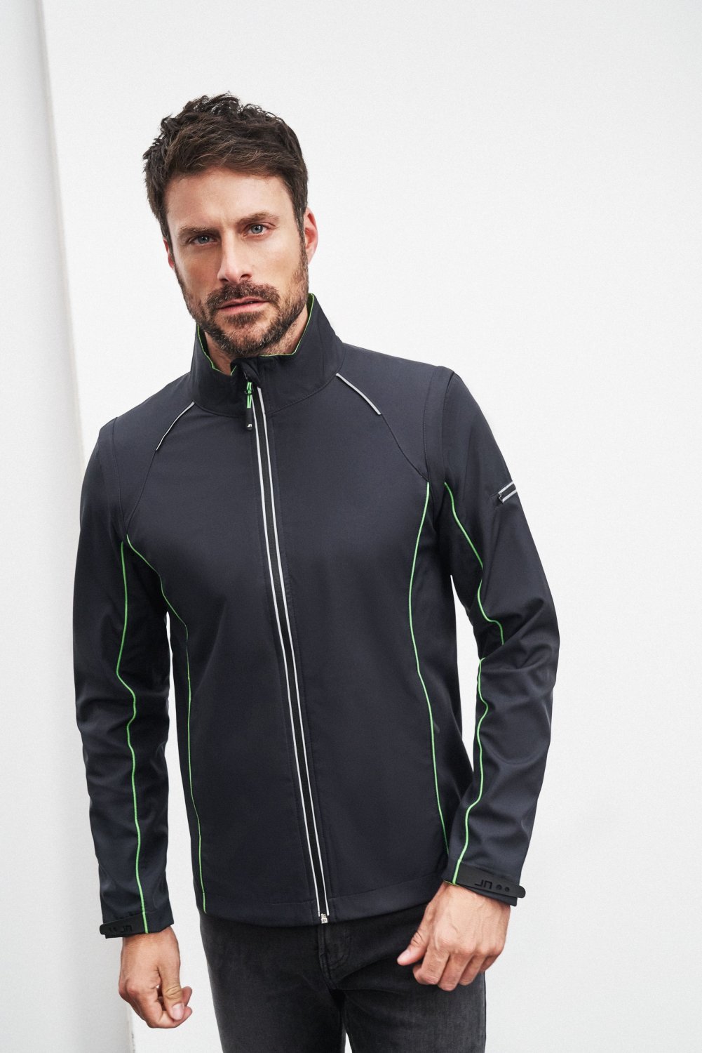 Daiber Men's Zip-Off Softshell Jacket in Black/Red – Modellansicht