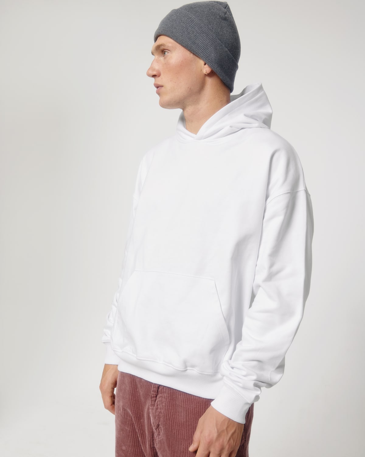 Stanley Stella Cooper Dry in White – Modellansicht