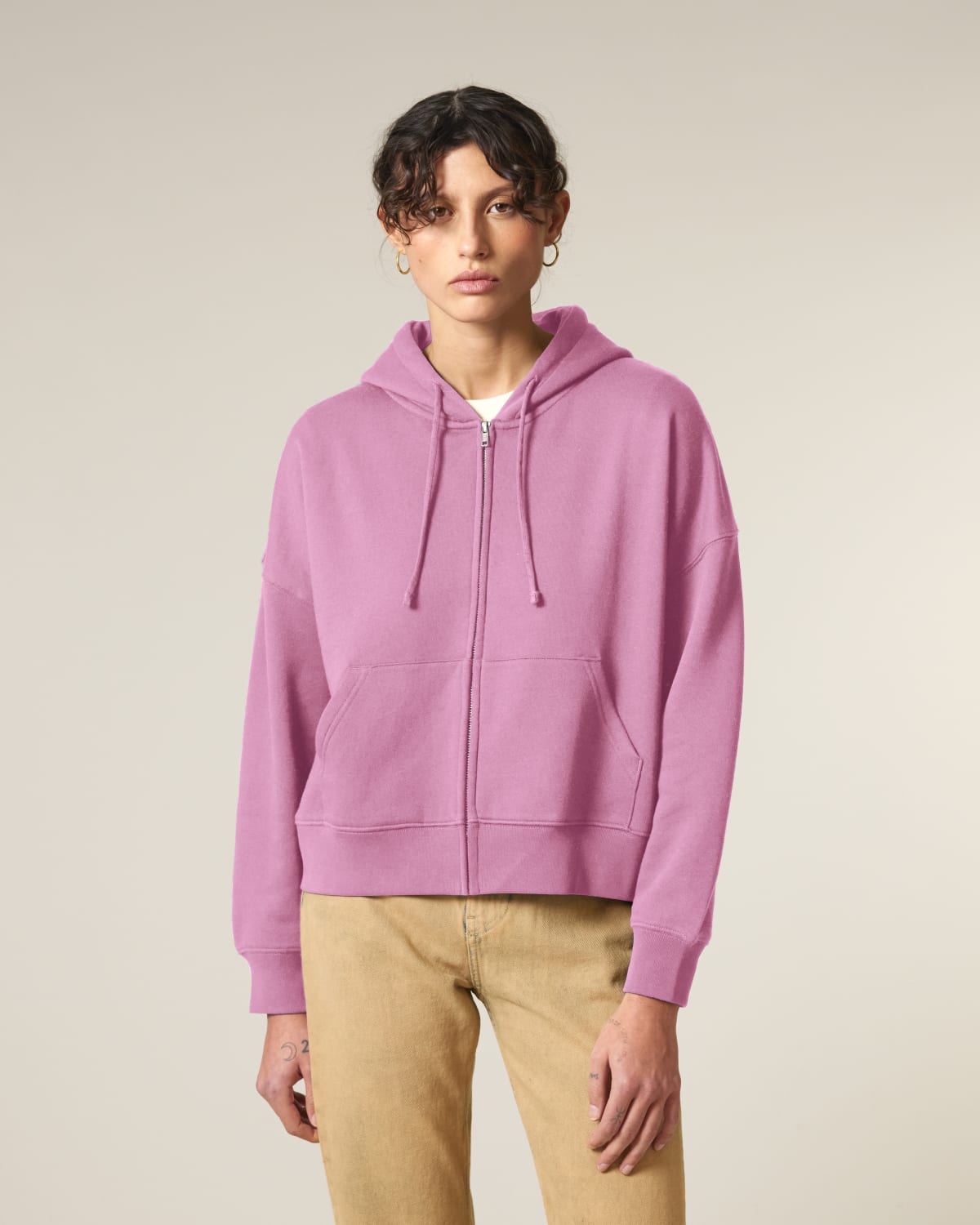 Stanley Stella Stella Ida in Bubble Pink – Modellansicht