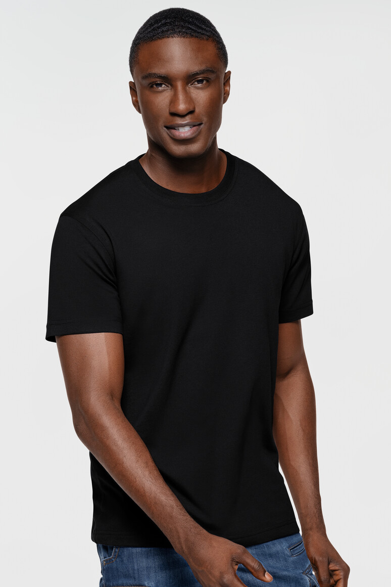 HAKRO 597 Label-Free T-Shirt Heavy MIKRALINAR® ECO in Schwarz – Modellansicht