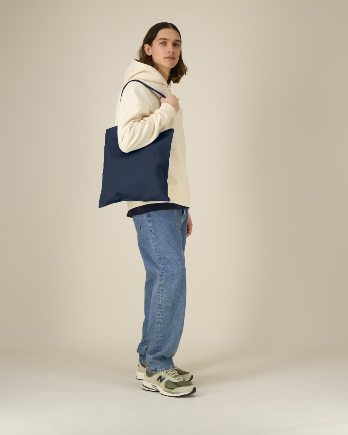 Stanley Stella Light Tote Bag in French Navy – Modellansicht
