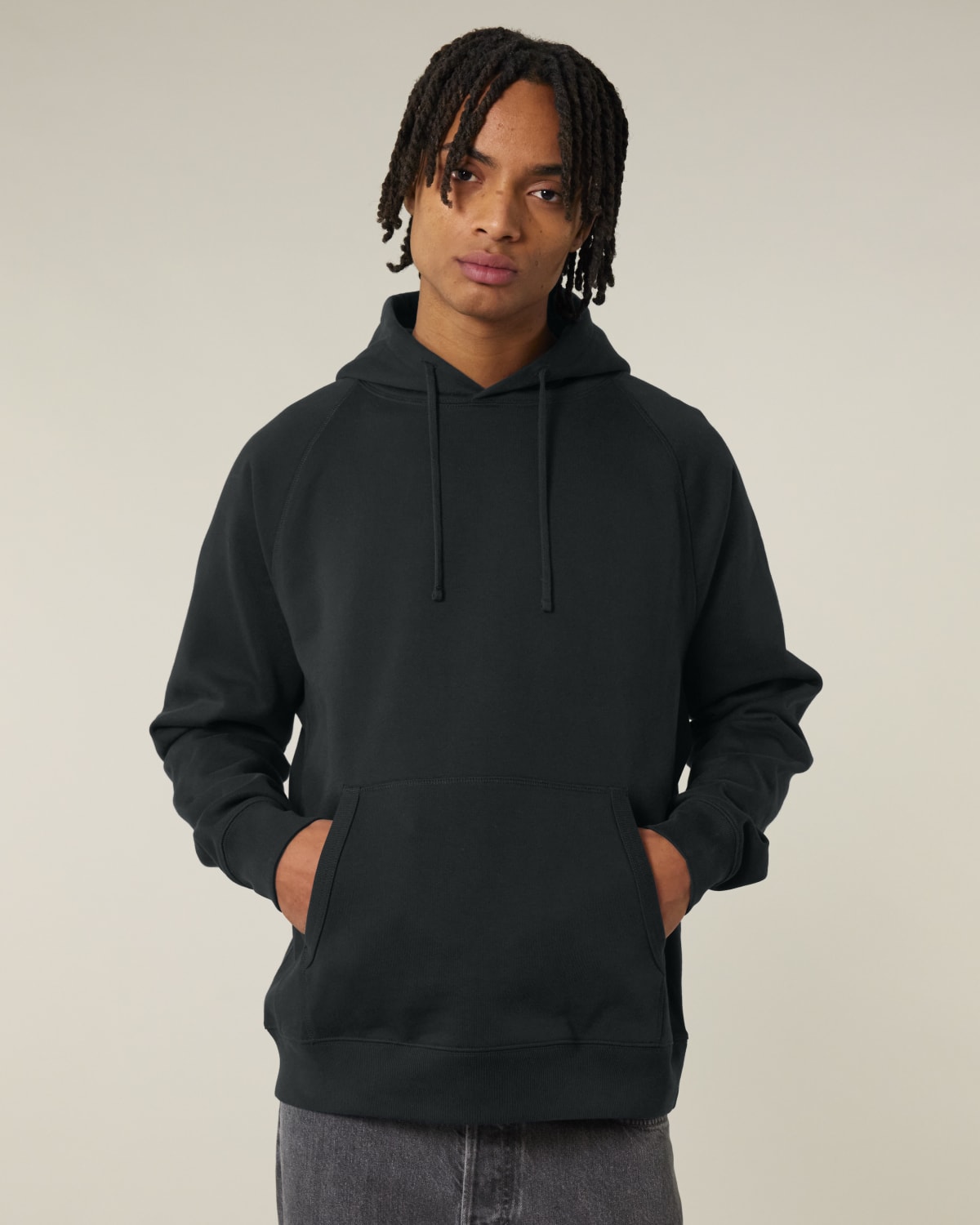 Stanley Stella Striker in Black – Modellansicht