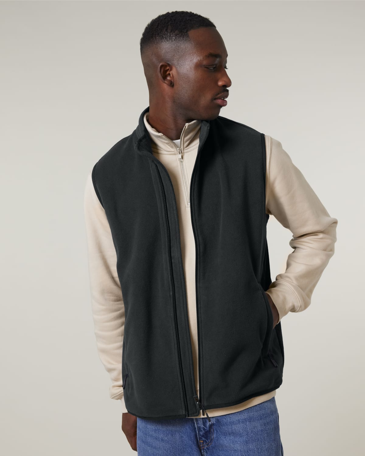 Stanley Stella Stanley Quester in Black – Modellansicht