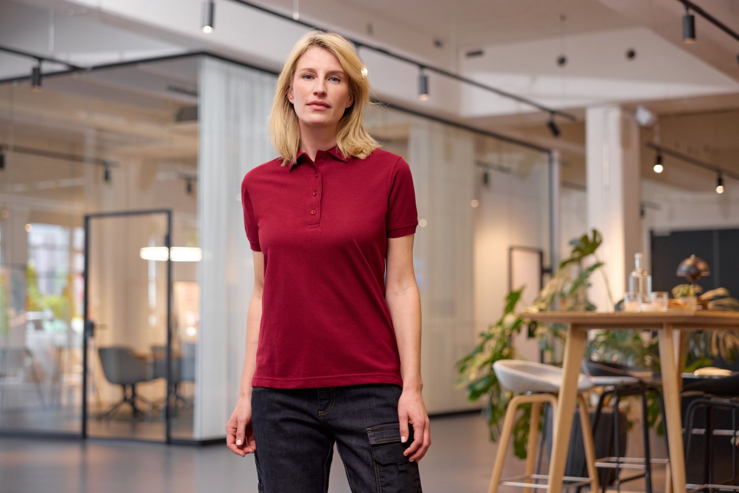 Daiber Ladies' ORGANIC Workwear Polo OCS Blended in Aqua – Modellansicht