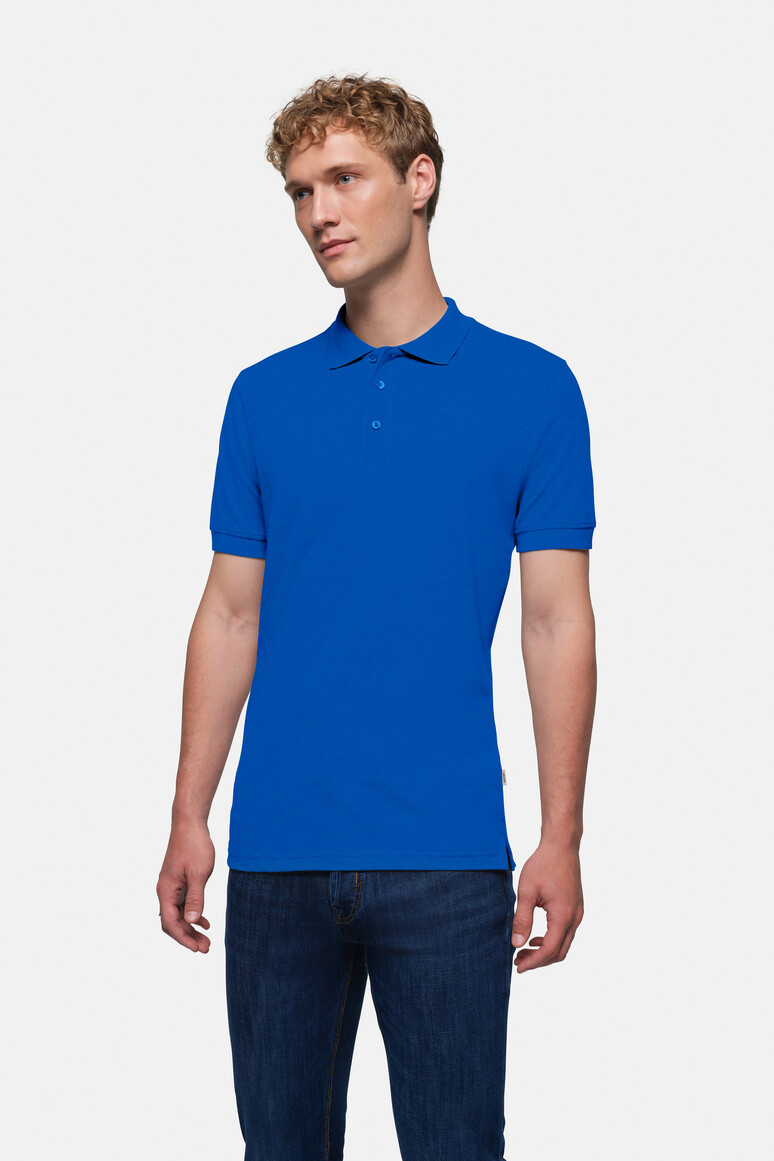 HAKRO 810 Poloshirt Classic in Royalblau – Modellansicht