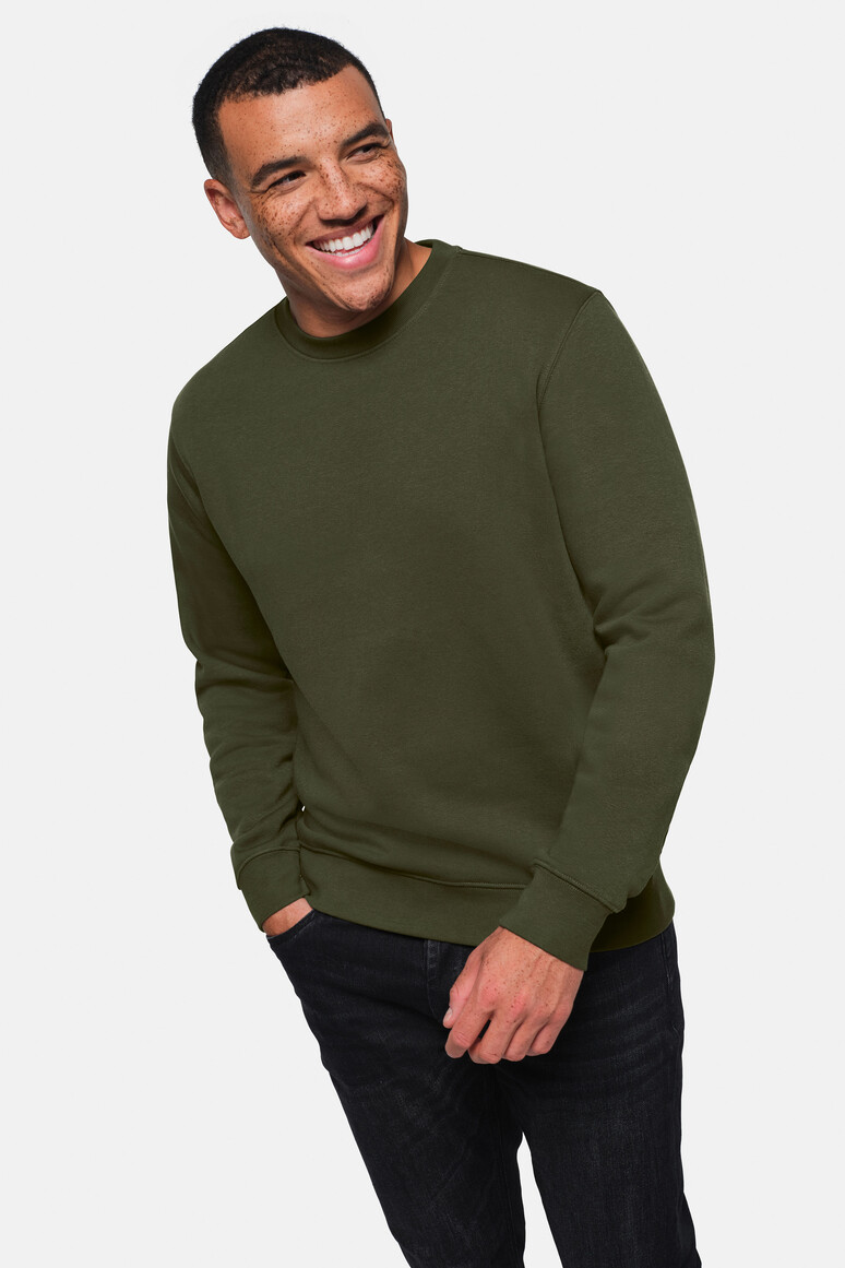 HAKRO 570 Sweatshirt Bio-Baumwolle in Olive – Modellansicht