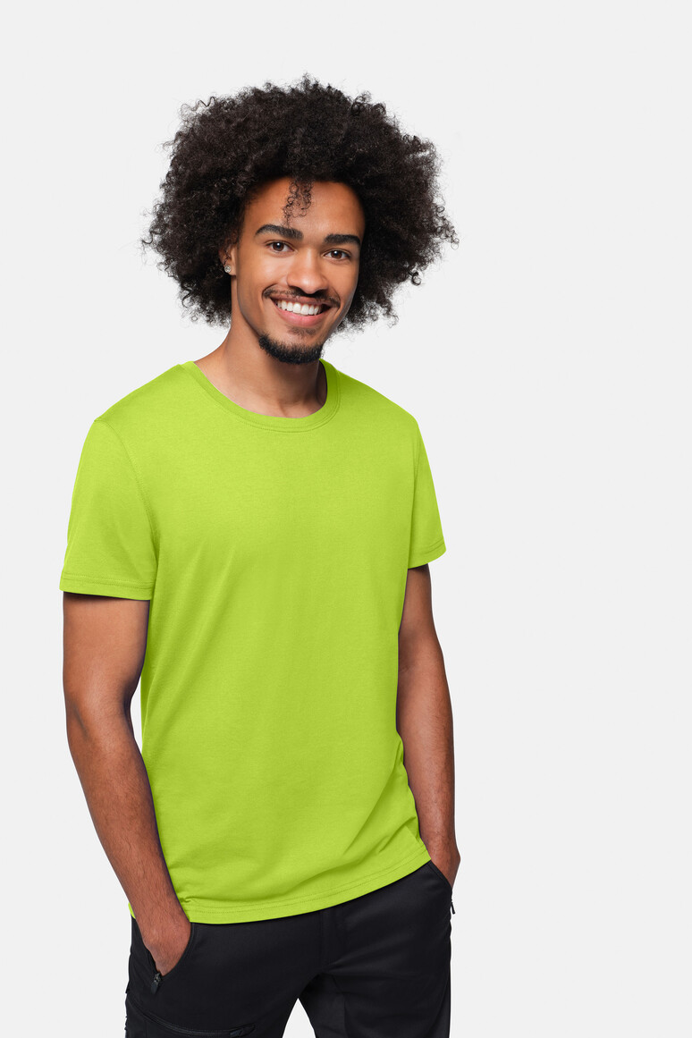HAKRO 530 T-Shirt MIKRALINAR® ECO in Kiwi – Modellansicht
