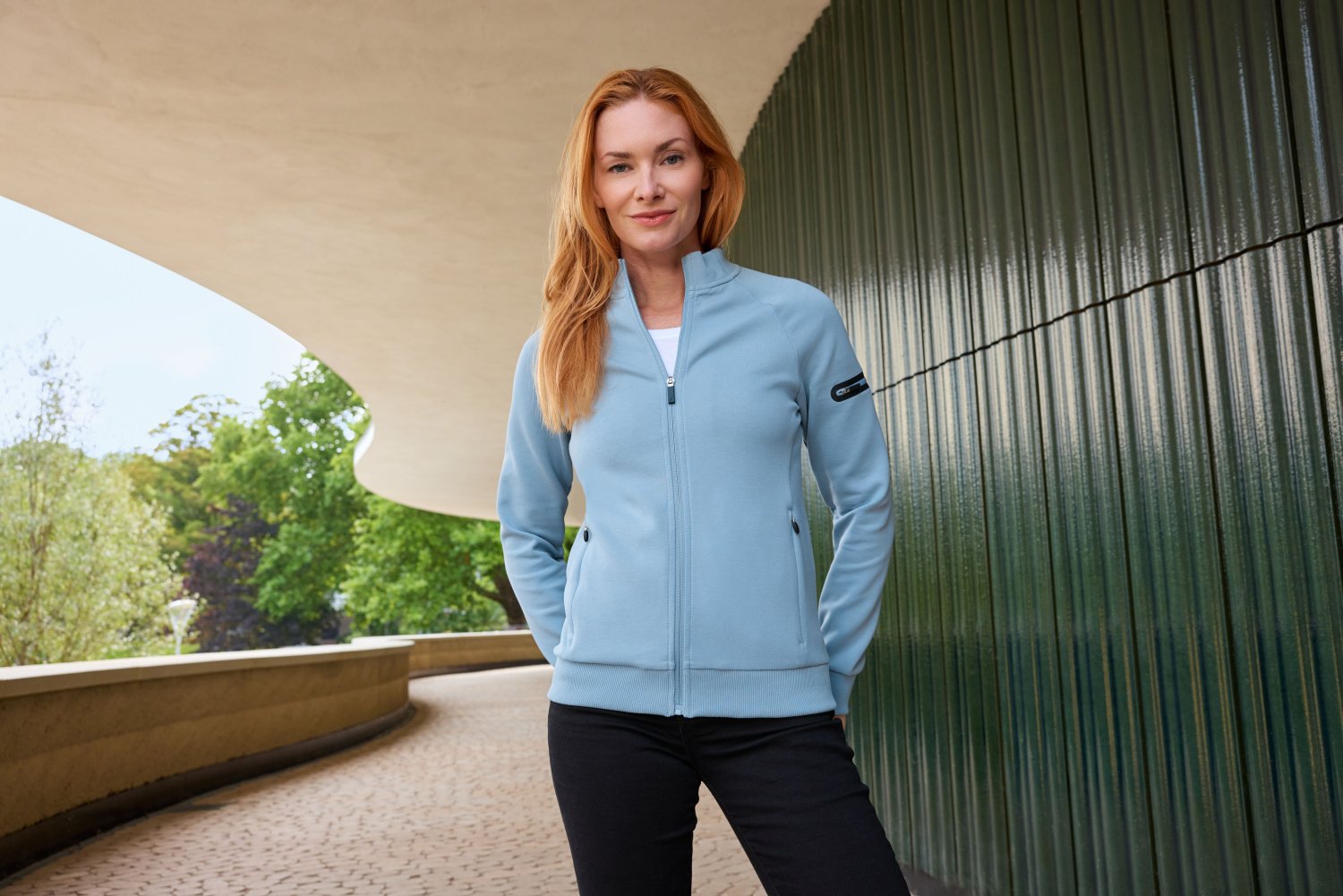 Daiber Ladies' Zip Jacket Interlock OCS Blended & RCS in Black – Modellansicht