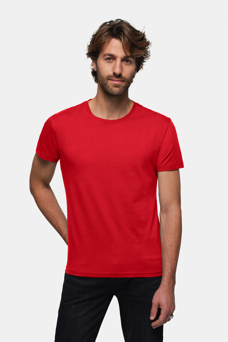 HAKRO 593 T-Shirt Bio-Baumwolle in Rot – Modellansicht