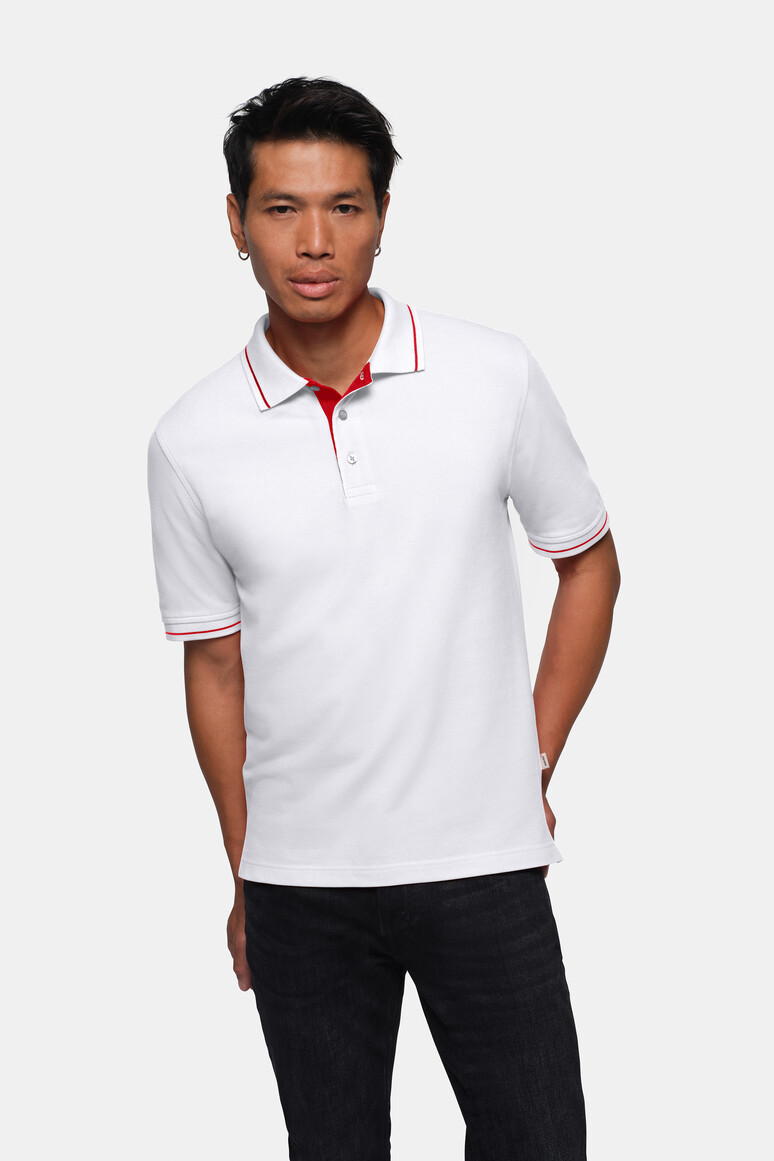 HAKRO 803 Poloshirt Casual in Weiß/Rot – Modellansicht