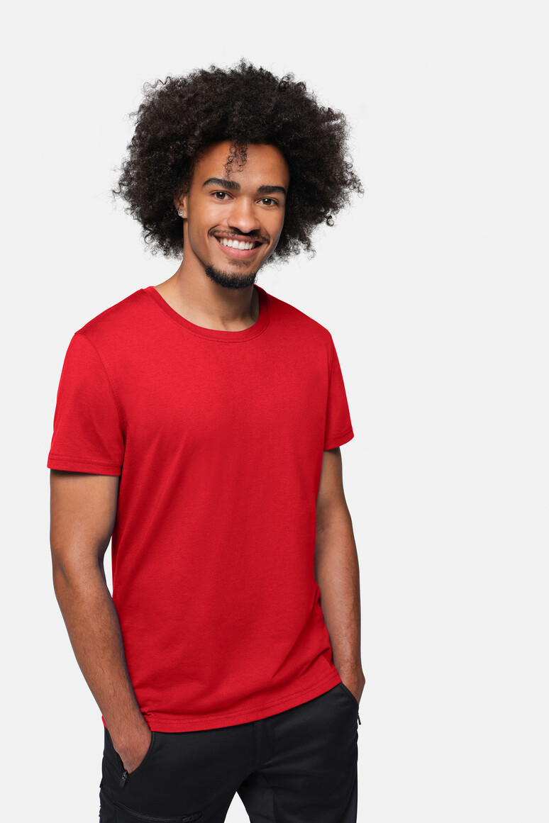 HAKRO 530 T-Shirt MIKRALINAR® ECO in Rot – Modellansicht