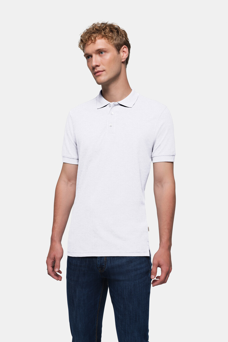 HAKRO 810 Poloshirt Classic in Weiß – Modellansicht