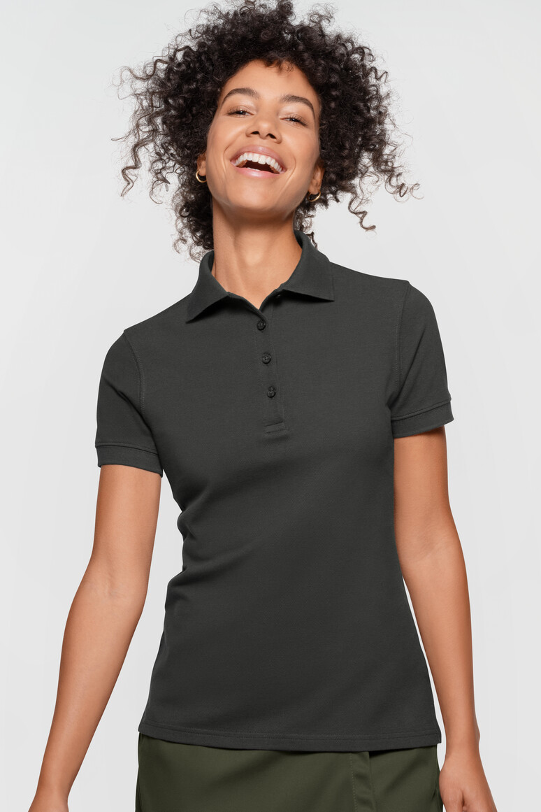 HAKRO 303 Label-Free Damen Poloshirt Heavy MIKRALINAR® ECO in Karbongrau – Modellansicht