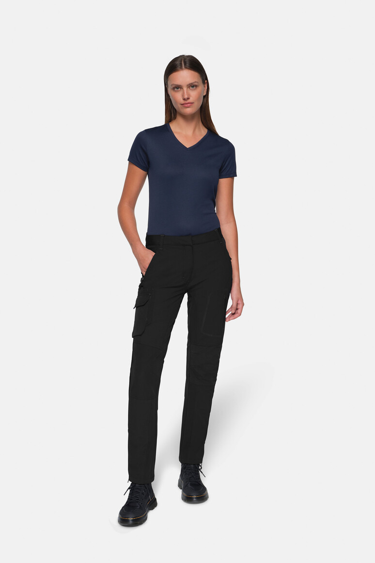 HAKRO 790 Damen Activehose in Schwarz – Modellansicht