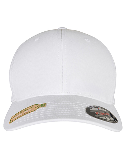 Flexfit Recycled Polyester Cap in White – Vorderansicht