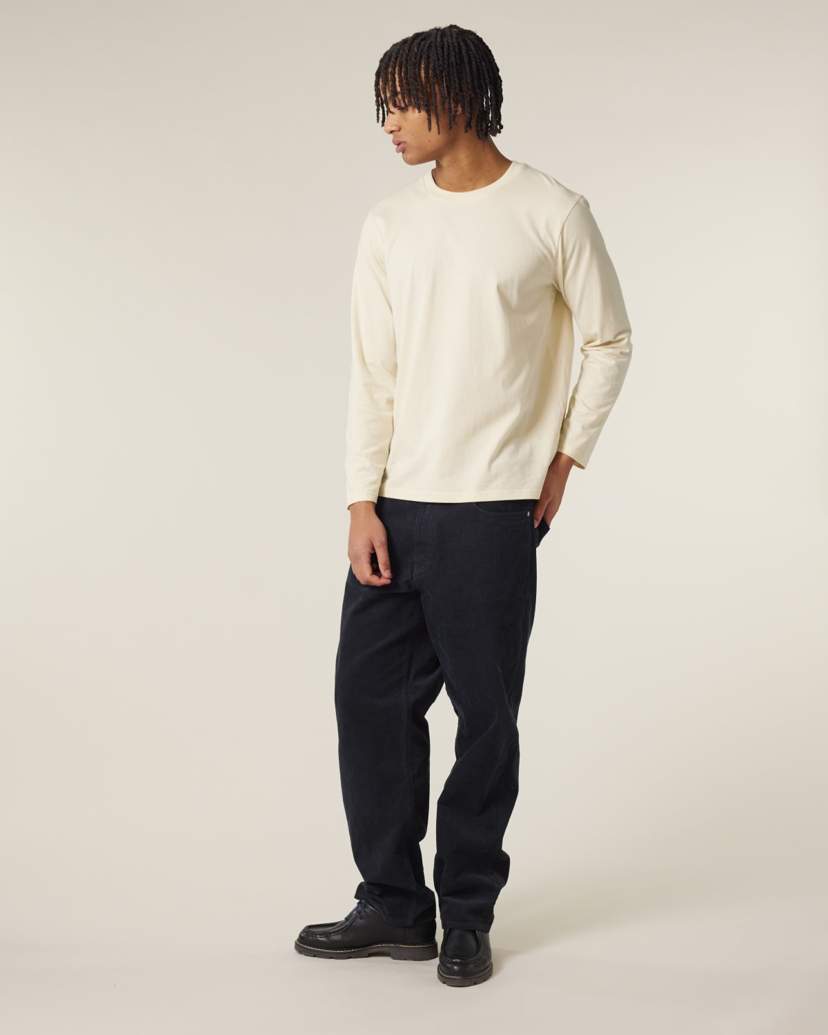Stanley Stella Creator 2.0 Long Sleeve in Natural Raw – Modellansicht