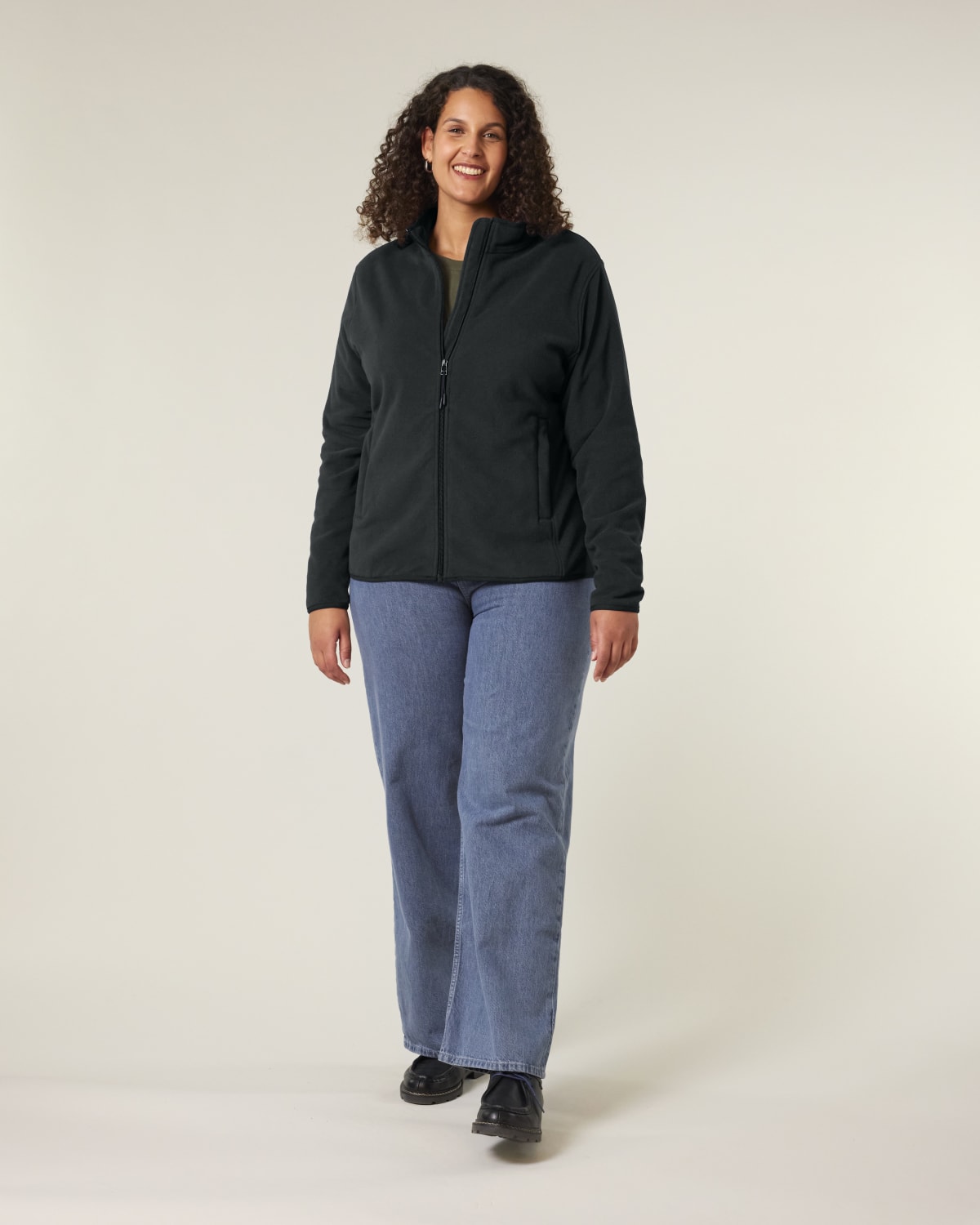 Stanley Stella Stella Guider in Black – Modellansicht