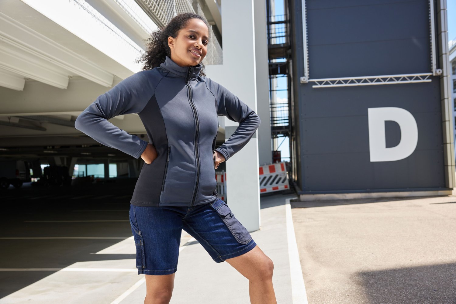 Daiber Ladies' Stretchfleece Jacket in Red/Black – Modellansicht