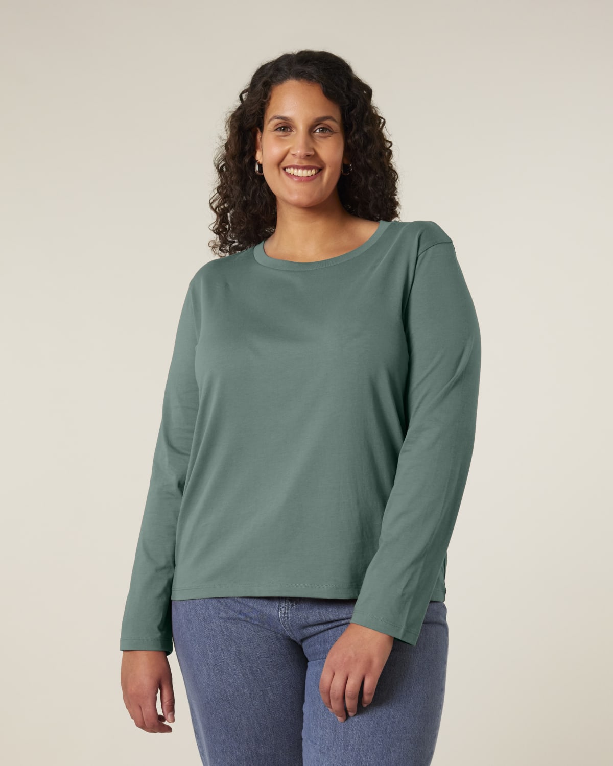 Stanley Stella Stella Muser Long Sleeve in Green Bay – Modellansicht