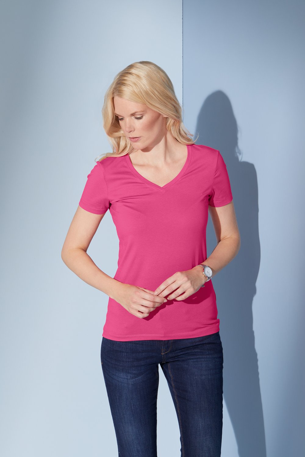 Daiber Ladies' Stretch V-T in Black – Modellansicht