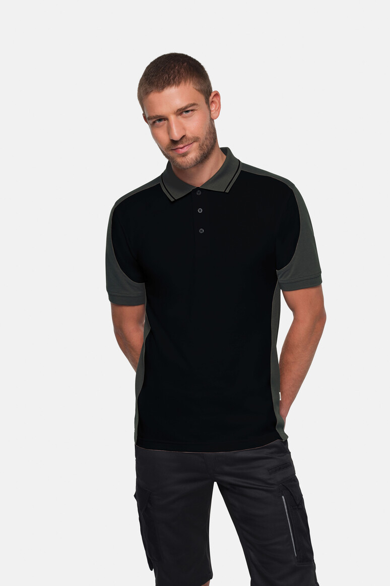 HAKRO 539 Poloshirt Contrast MIKRALINAR® ECO in Schwarz/Karbongrau – Modellansicht