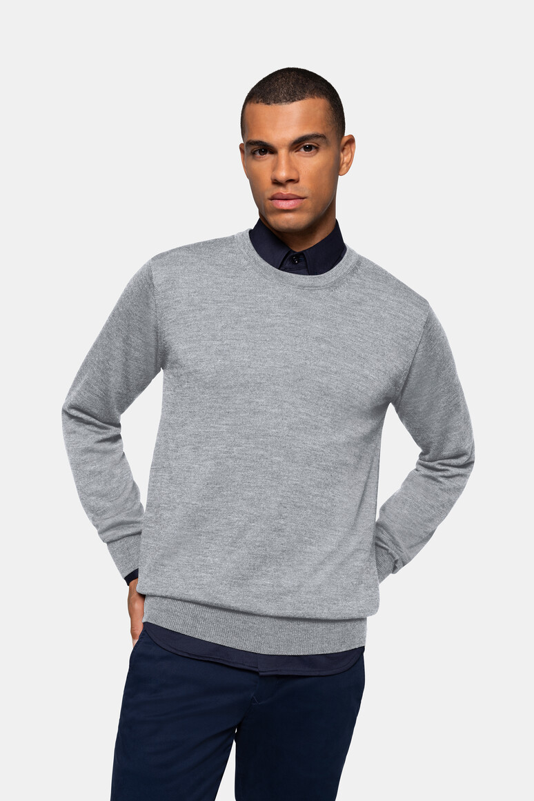 HAKRO 156 Pullover Merino-Wolle in Grau Meliert – Modellansicht