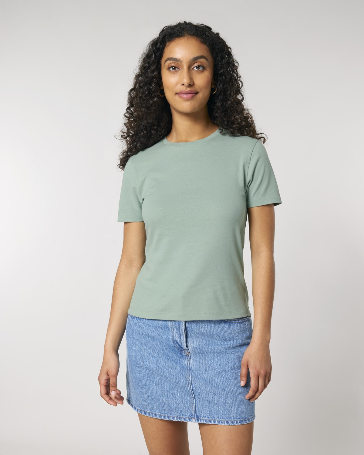 Stanley Stella Stella Ella in Aloe – Modellansicht