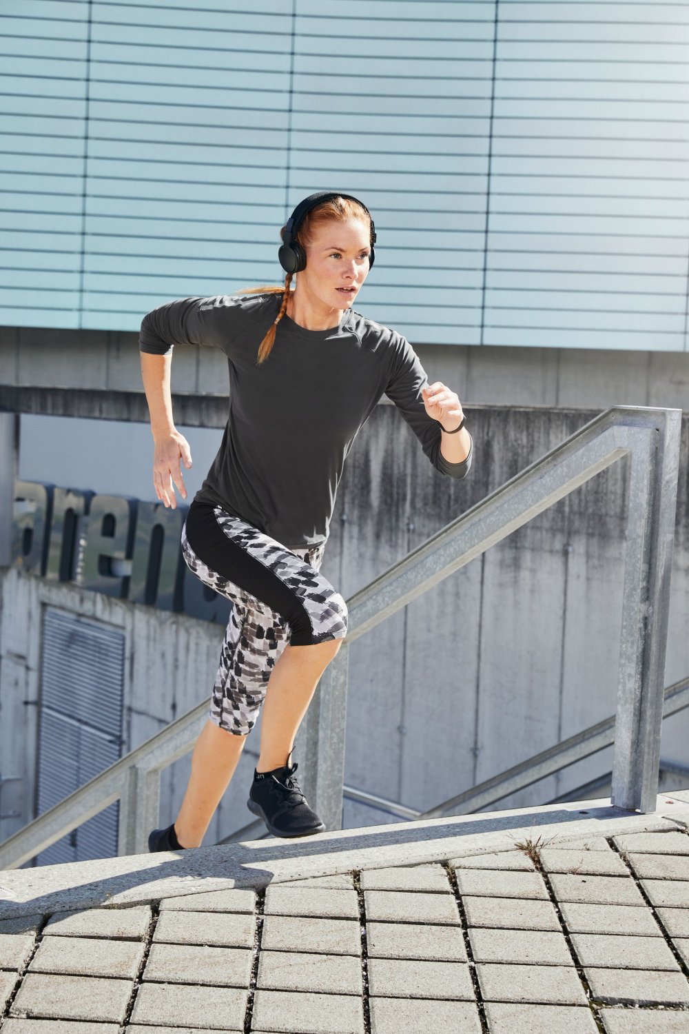 Daiber Ladies' Sports Shirt Long-Sleeved GRS in Black – Modellansicht