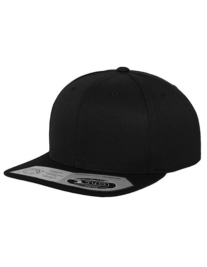 FLEXFIT 110 Fitted Snapback in Black – Vorderansicht
