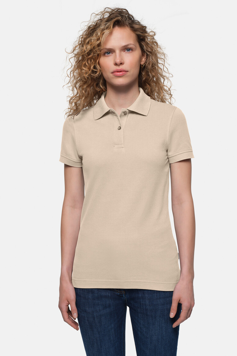 HAKRO 224 Damen Poloshirt Top in Sand – Modellansicht