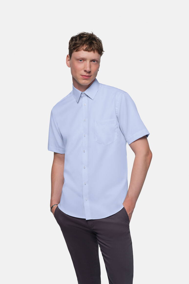 HAKRO 107 1/2-Arm Hemd Business Comfort in Himmelblau – Modellansicht