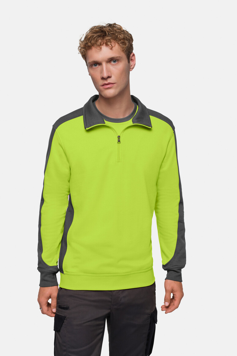 HAKRO 476 Zip-Sweatshirt Contrast MIKRALINAR® in Kiwi/Anthrazit – Modellansicht