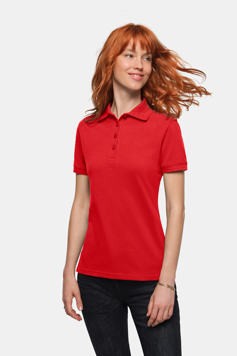 HAKRO 301 Damen Poloshirt Bio-Baumwolle in Rot – Modellansicht