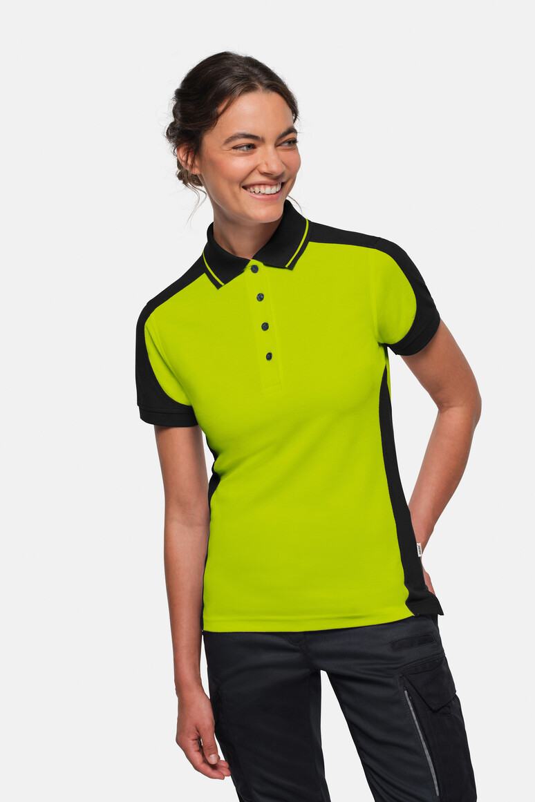 HAKRO 339 Damen Poloshirt Contrast MIKRALINAR® ECO in Kiwi/Schwarz – Modellansicht