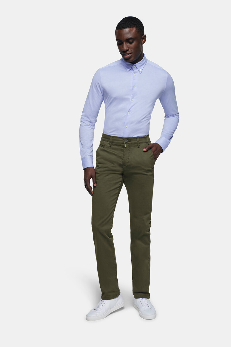 HAKRO 707 Chinohose X-Stretch in Olive – Modellansicht
